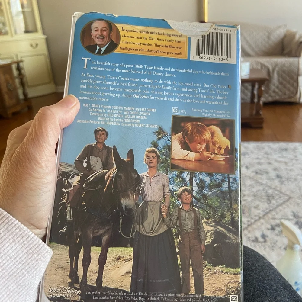 Disney Old Yeller VHS Tape - Black